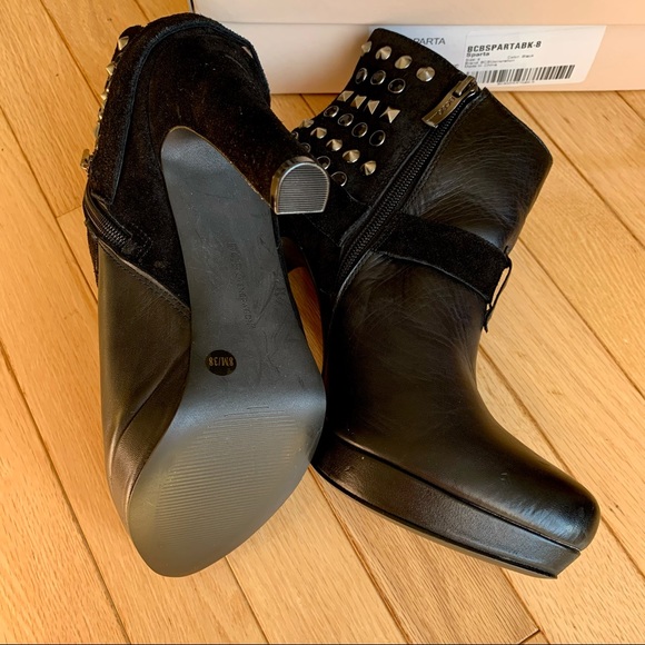 BCBG Black Leather/Suede Booties NWT - Picture 3 of 6